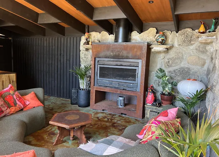 Poolside Peaks - Designer House, Spa, Fire, Pool * Wanaka
