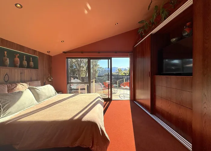 Poolside Peaks - Designer House, Spa, Fire, Pool